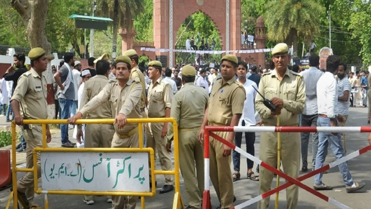 AMU Violence: UP Police Files Case Against 1,000 Unidentified Students