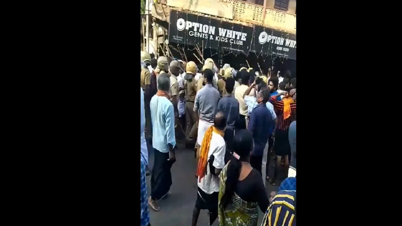 RSS, CPI(M)-DYFI Workers Clash In Kerala's Neeleswaram During 'Route March' 
