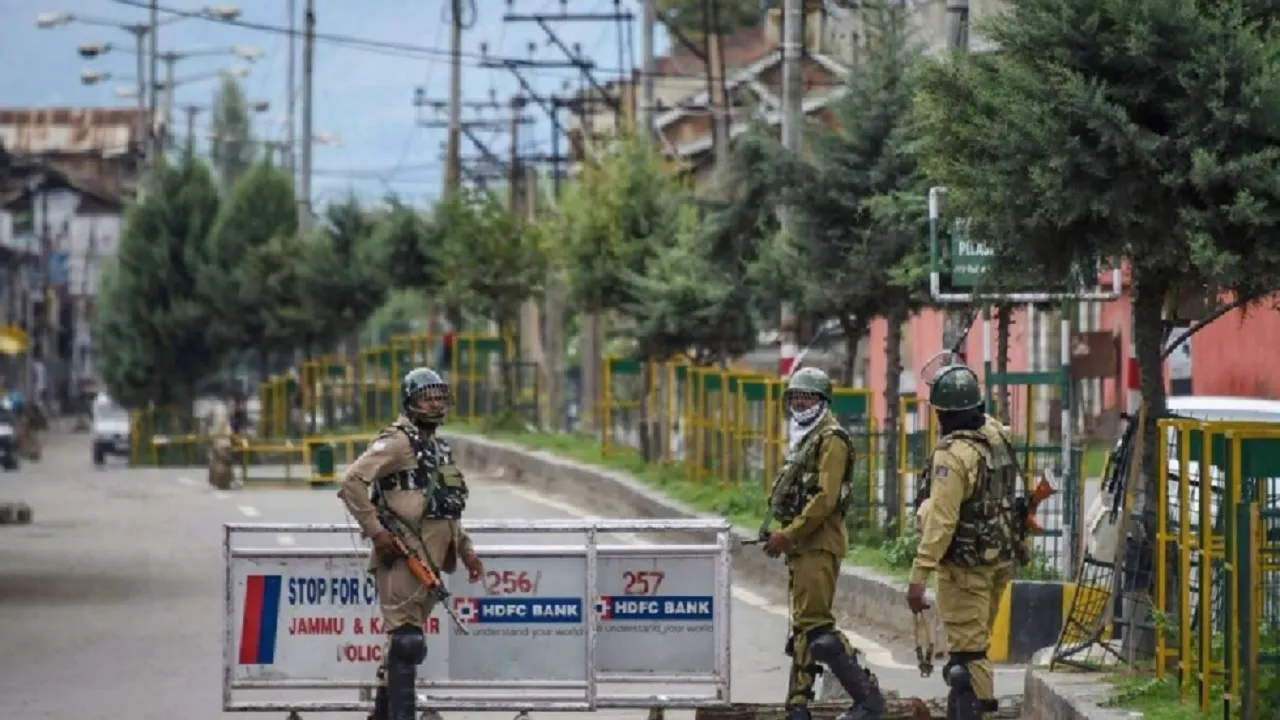 Jammu And Kashmir: Senior Congress Leaders Put Under House Arrest