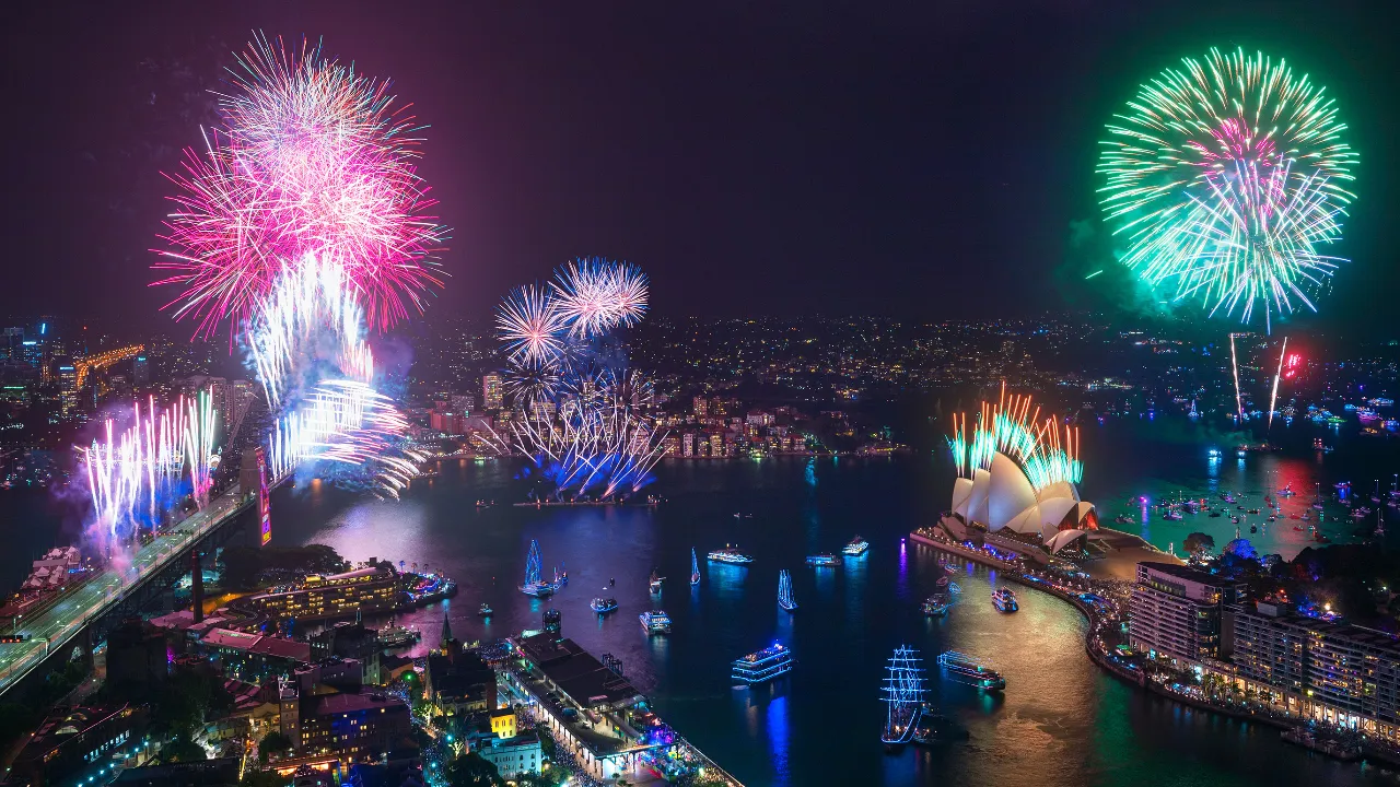 Happy New Year: Australia, New Zealand, Hong Kong Welcome 2020 With Fireworks - Watch
