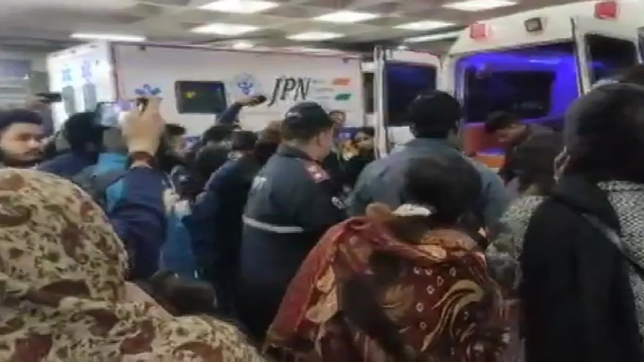18 People From JNU Admitted To AIIMS Trauma Centre With Bleeding In Head, Others Injuries