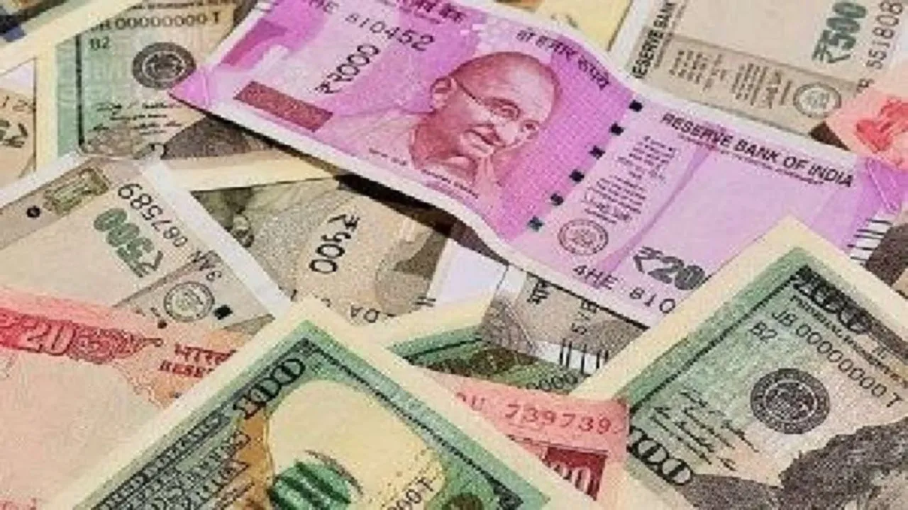 Rupee Tanks 31 Paise, Slips Below 72 Mark Against US Dollar In Early Trade On Rising Crude Price