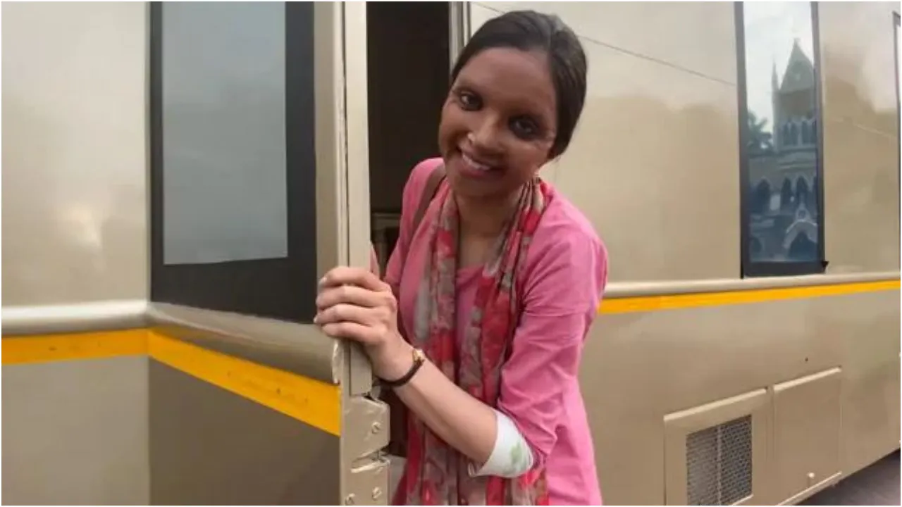Deepika Padukone Stepped Out On Streets Of Mumbai As Malti, Here's What Happened