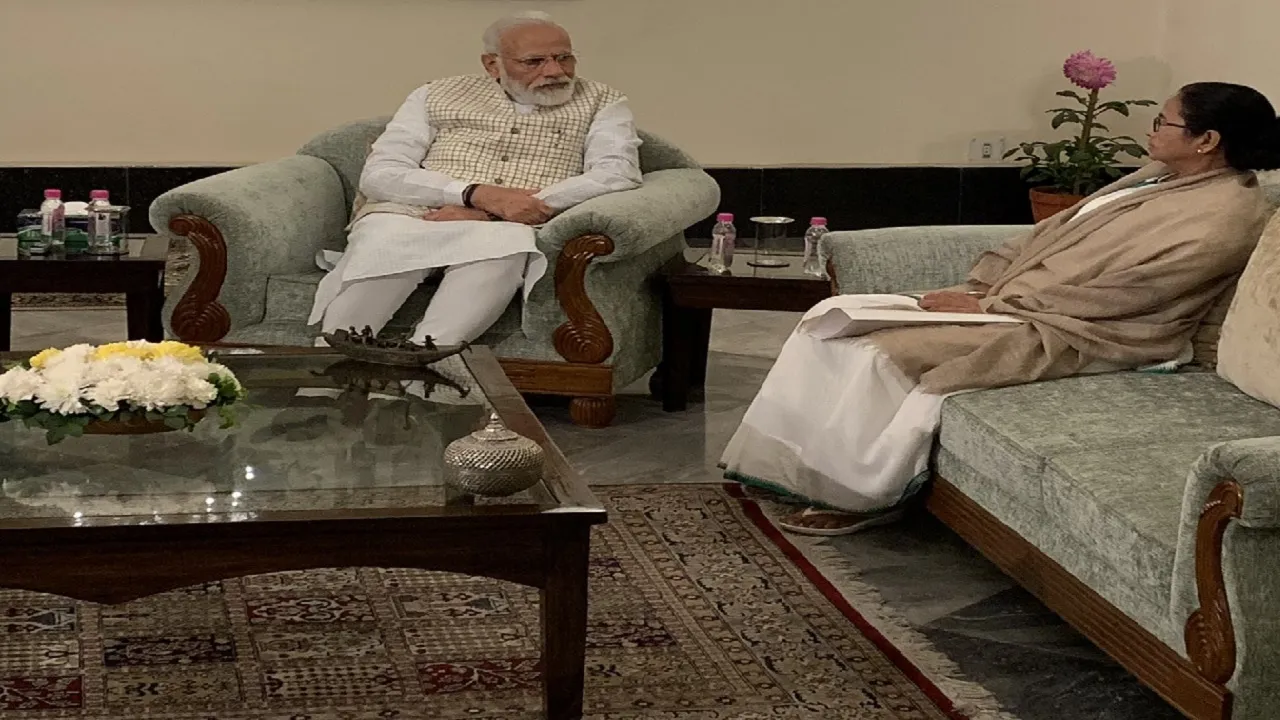 PM Modi Meets Mamata Banerjee, Shares Dais Amid Protests Against CAA In Kolkata