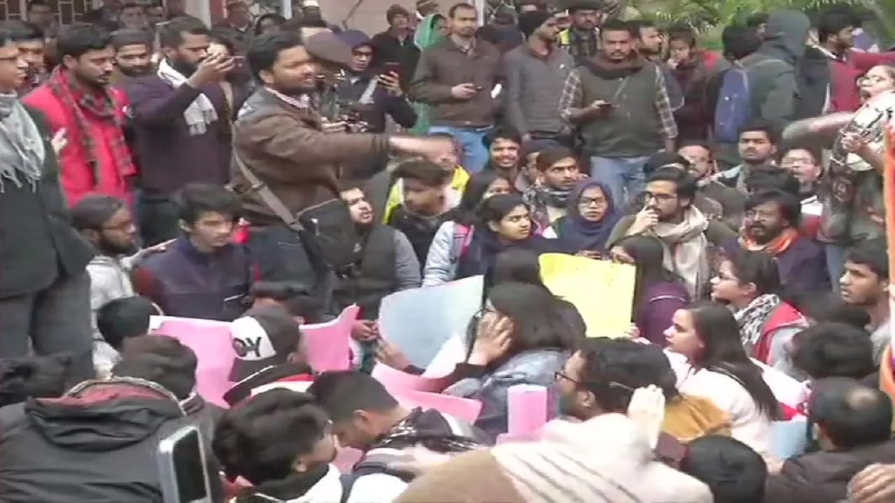 Fresh Protests At Jamia As Students Demand FIR Against Delhi Police