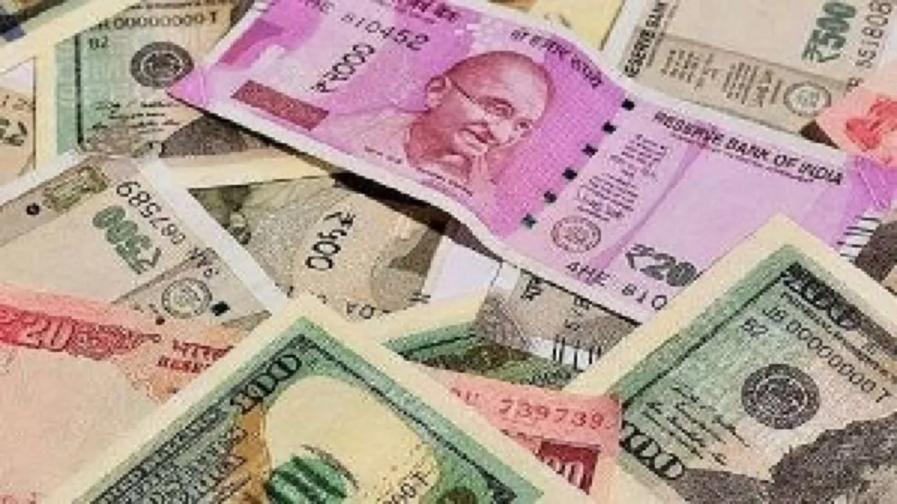 Rupee Rises 12 Paise To 70.82 Against US Dollar In Early Trade