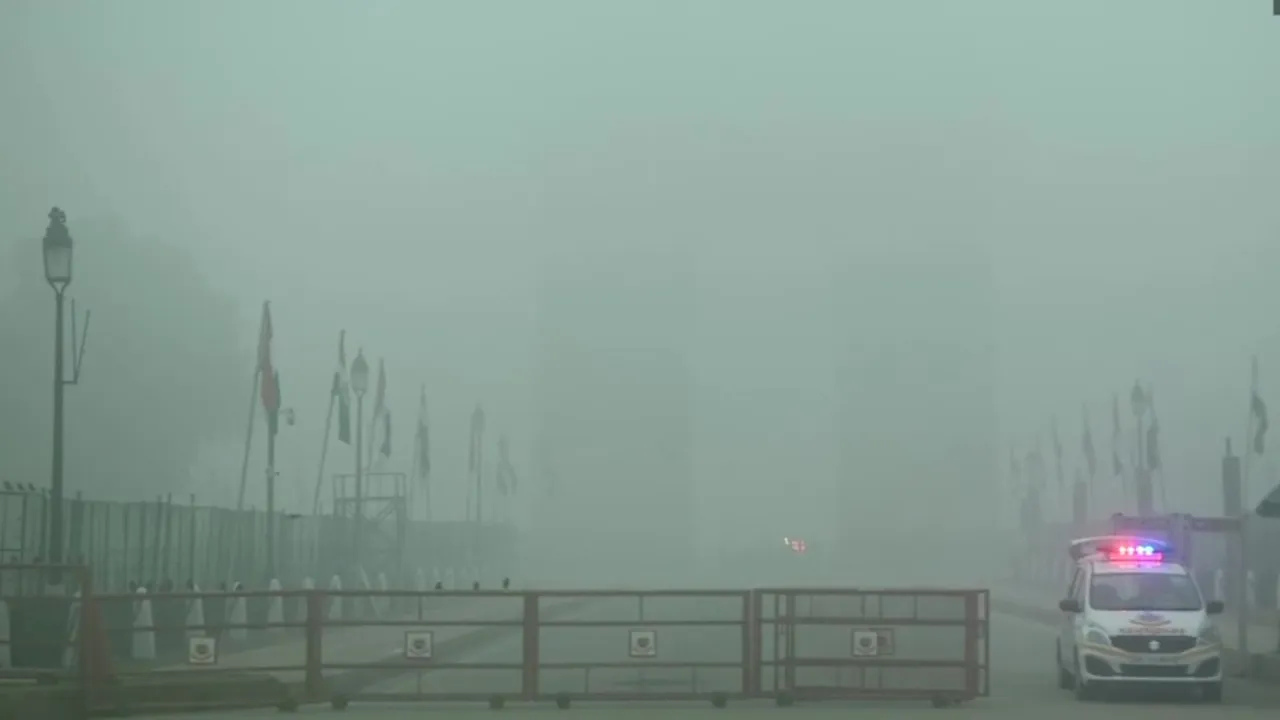 Visibility Drops Below 50 Metres As Dense Fog Engulfs Delhi, 22 Trains Get Delayed 