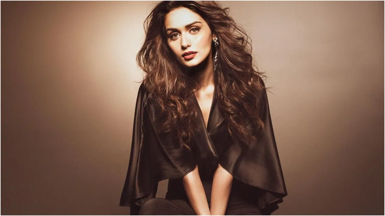 Manushi Chillar