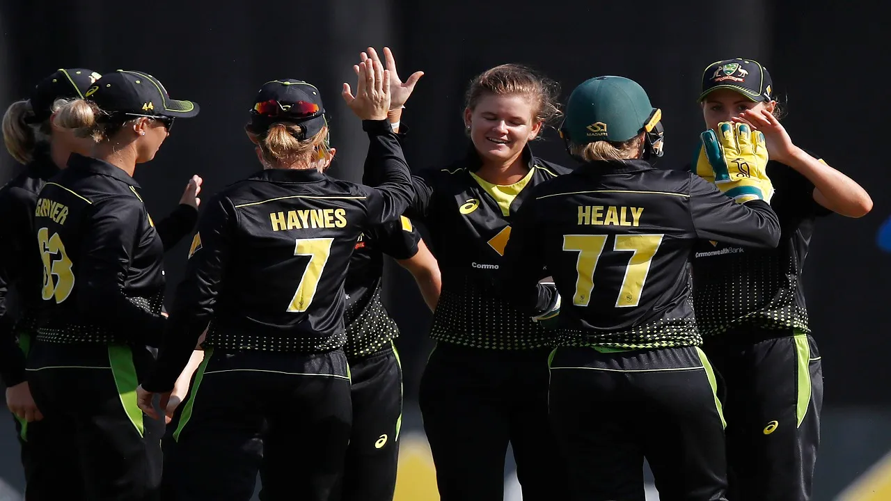 Australia beat India