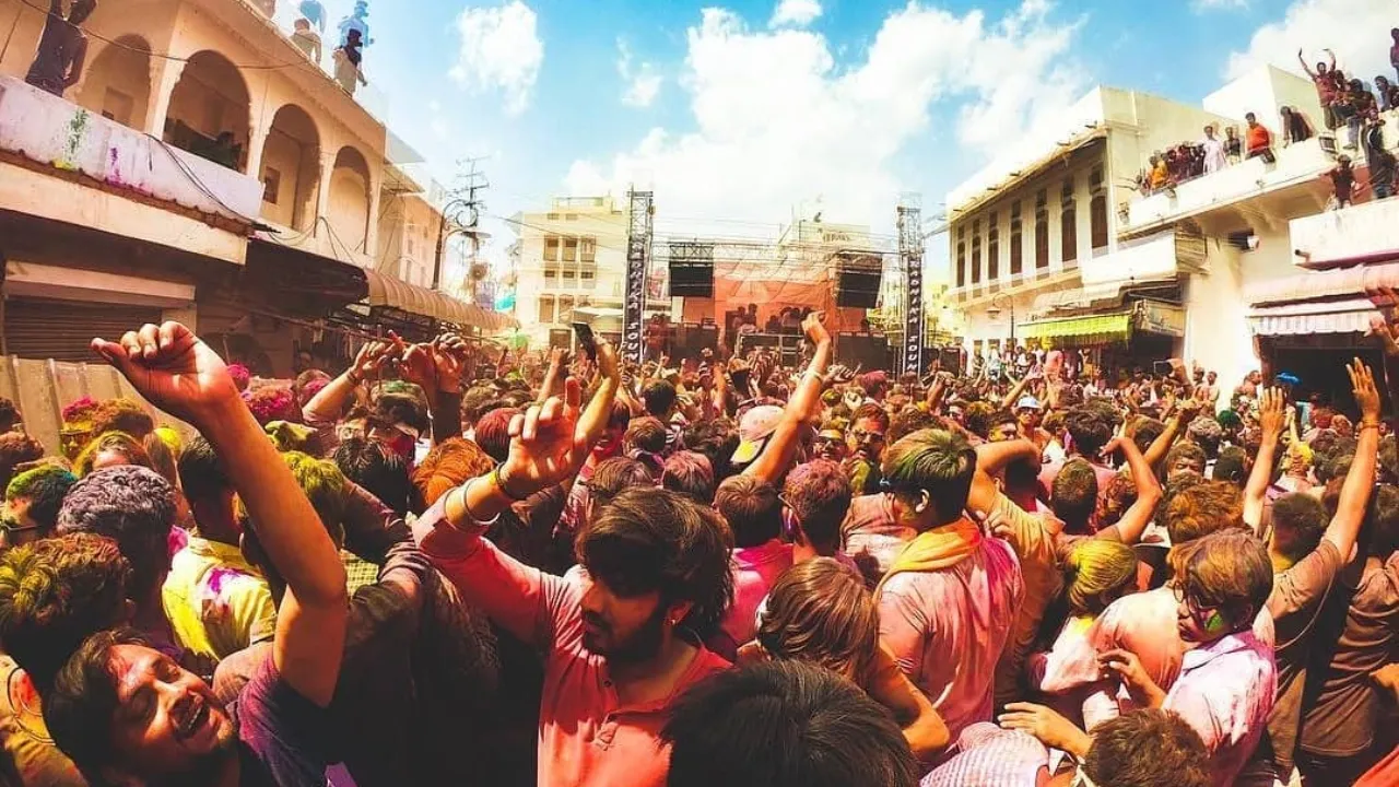 holi2020