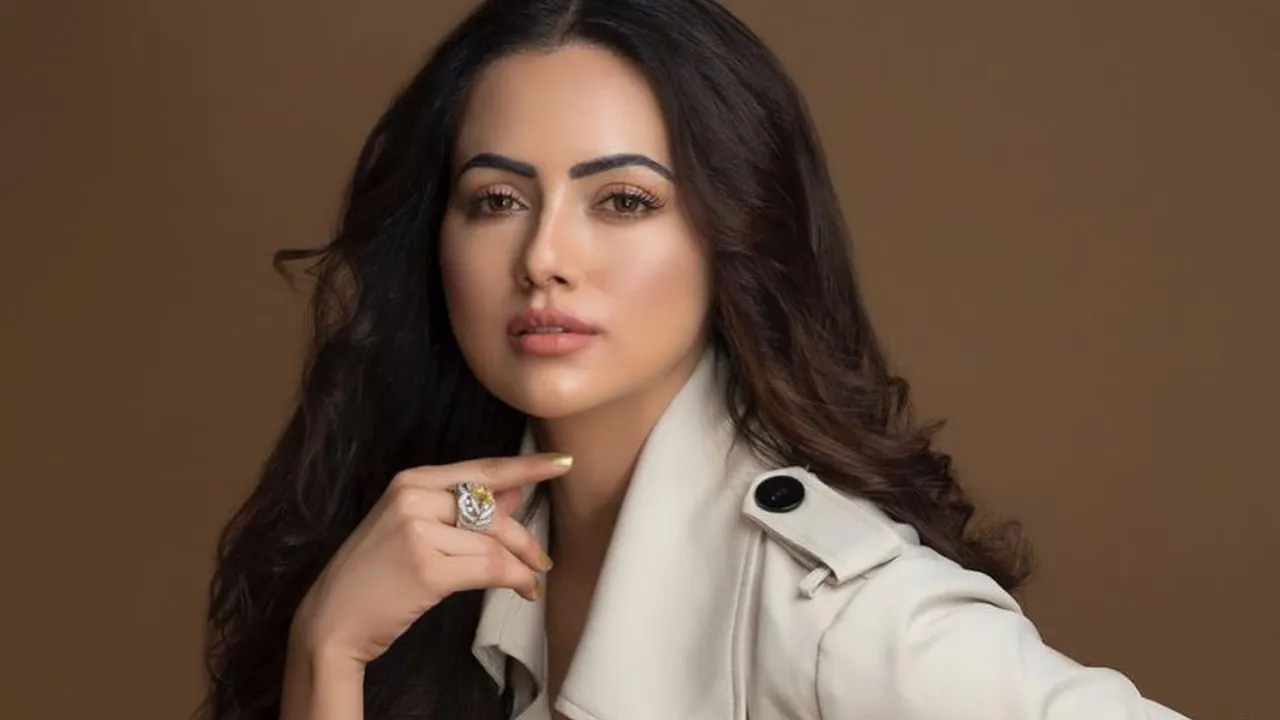 sana khan