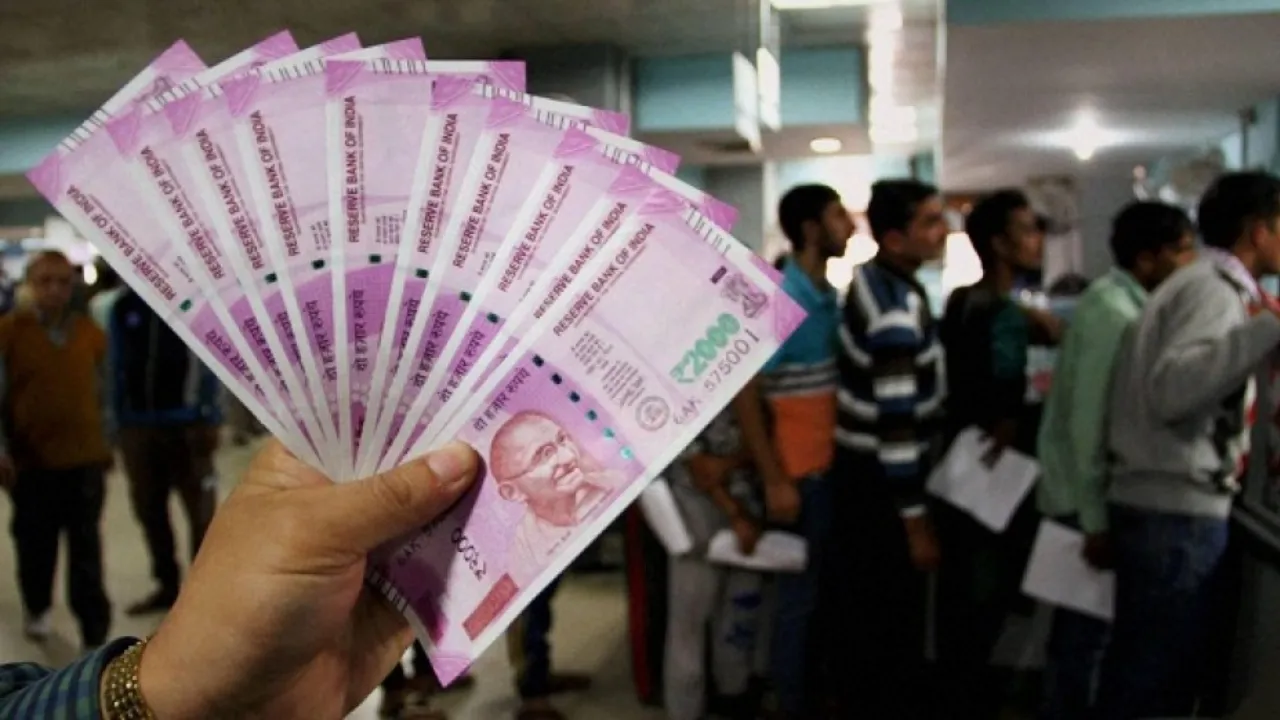 Rs 2000 notes PTI file