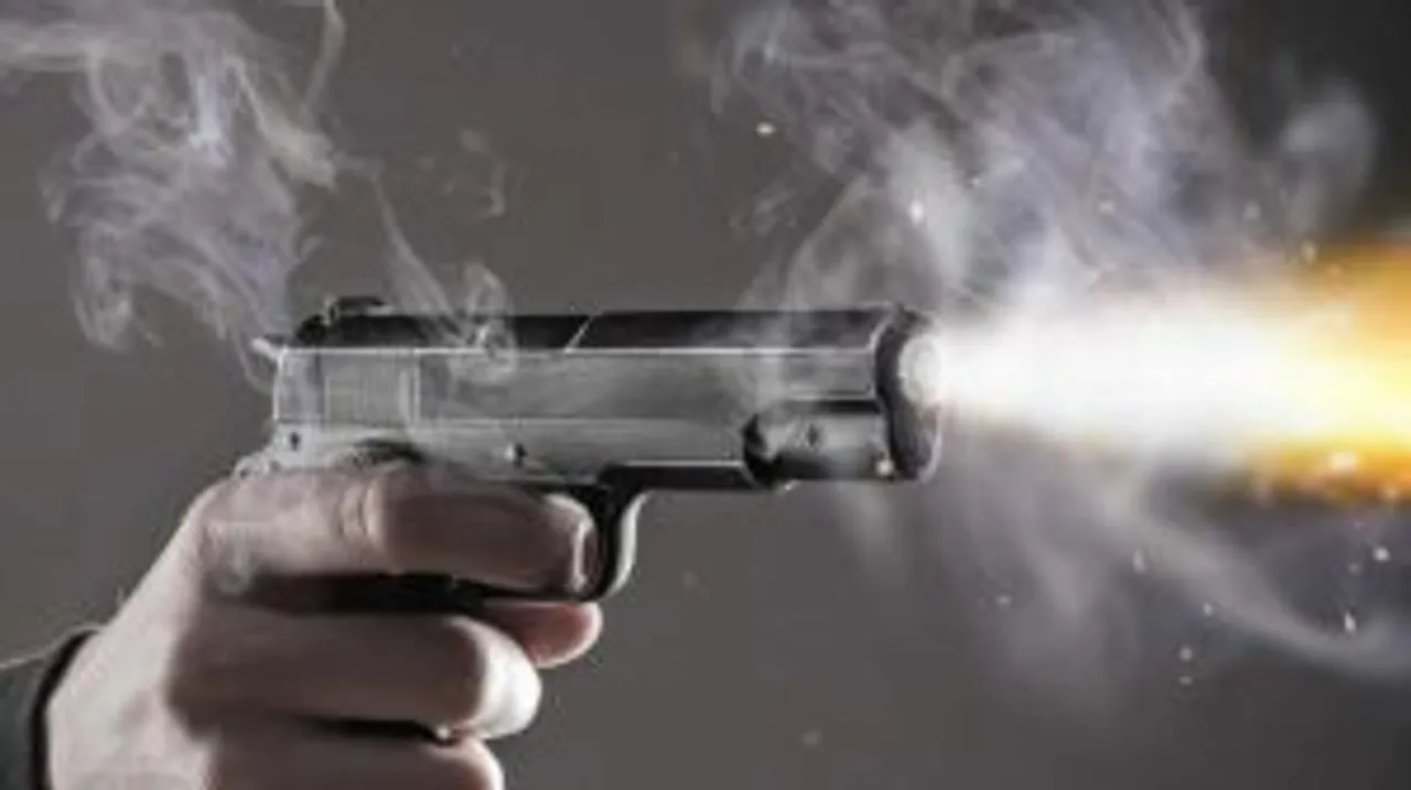 brother fired sister inlaw in delhi