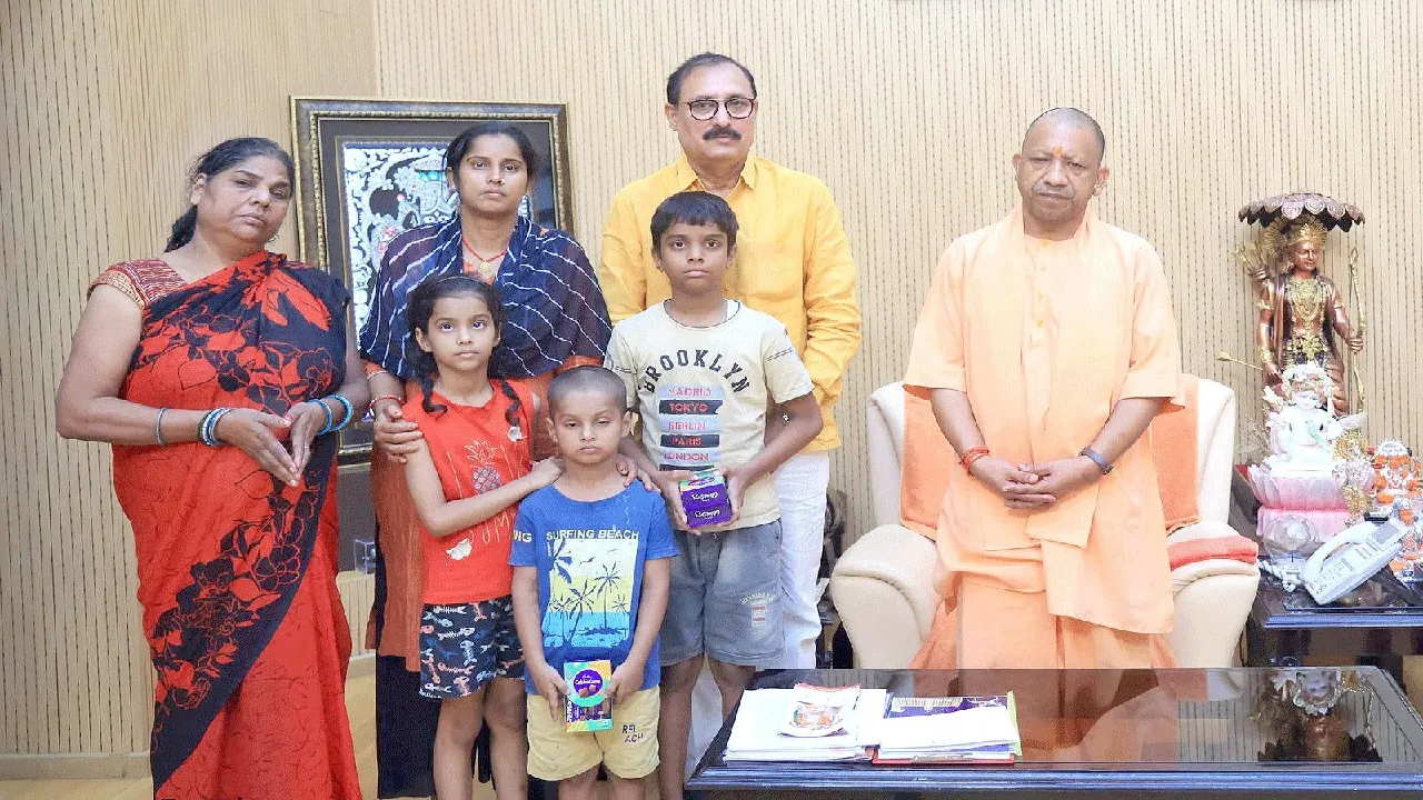 MOHIT PANDEY FAMILY
