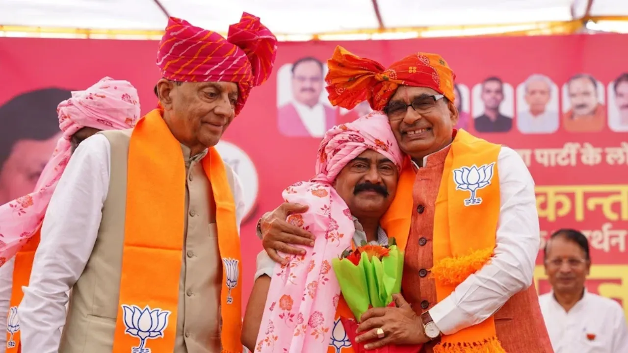 CM Shivraj hugs
