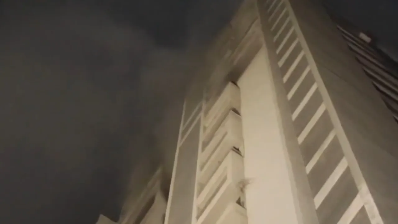 Gujarat 21 Multi Storey Building Fire Breakout 65 year old Women Died 