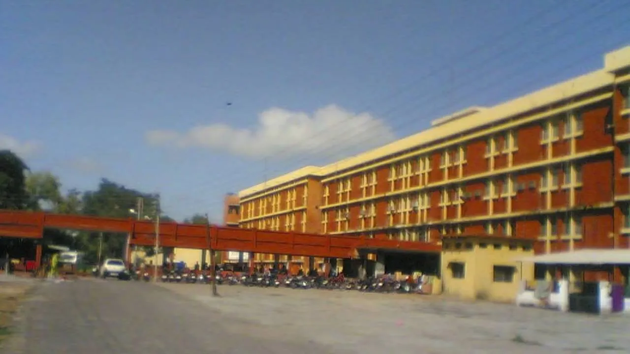 Jhansi Medical College (1)