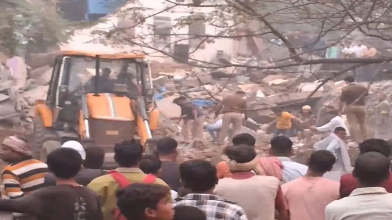 Noida building Collapsed