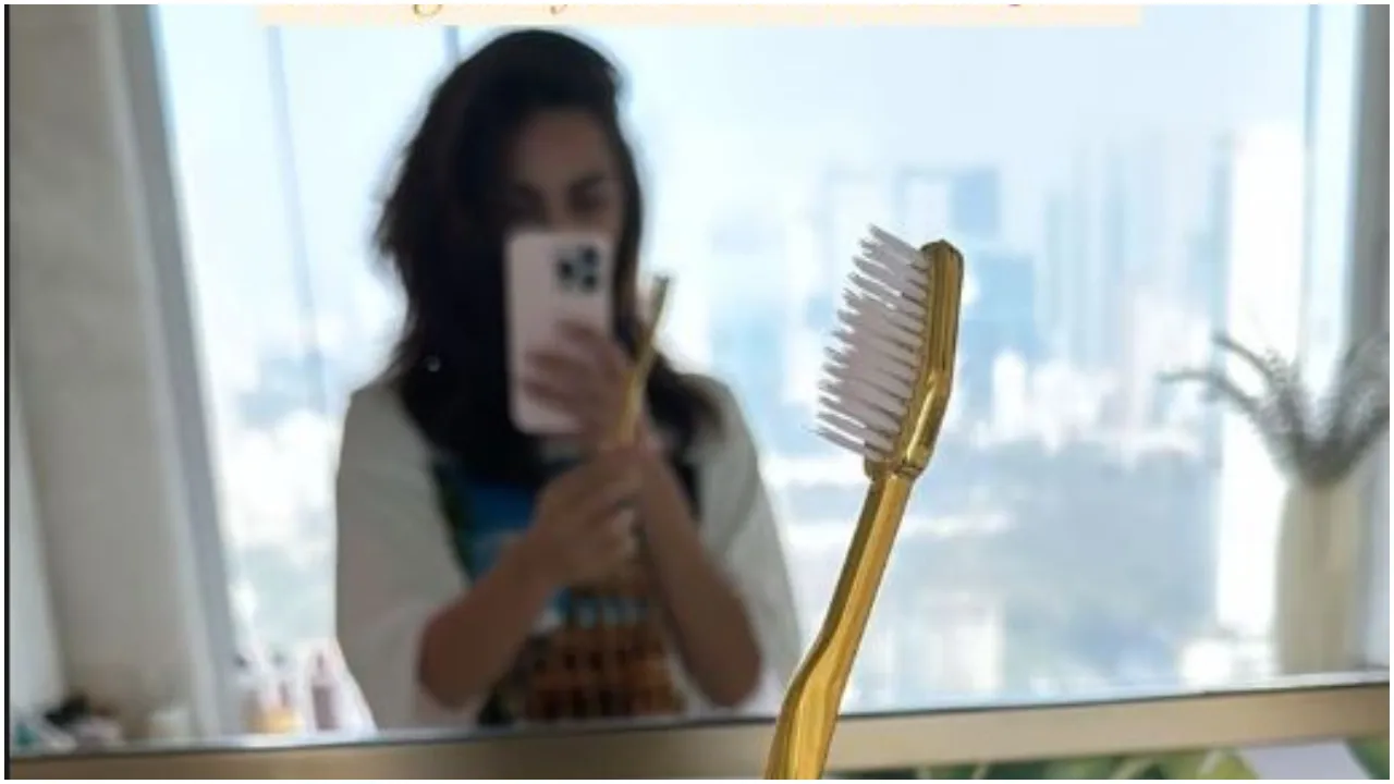 Kiara Advani Golden Toothbrush