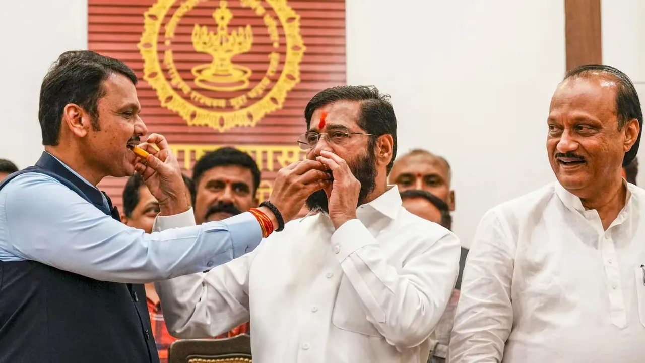 NEXT CM