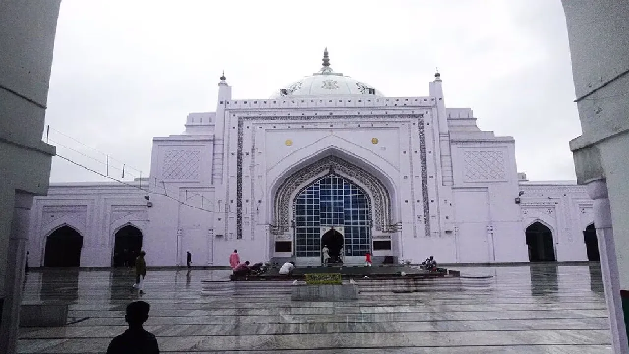 Badaun Jama Masjid Controversy