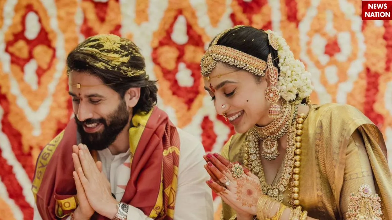 नागा चैतन्य और शोभित धुलिपाला आज 4 दिसंबर को हैदराबाद में शादी के बंधन में बंध चुके हैं. हैदराबाद के अन्नपुराना स्टूडियो में रीति- रिवाजों के साथ उनकी शादी हुई और कपल ने अपने नए सफर की शुरुआत की.
