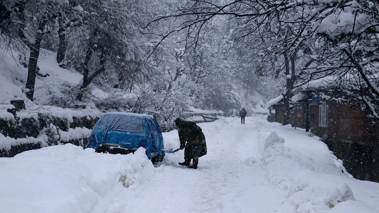 snowfall in jammu kashmir
