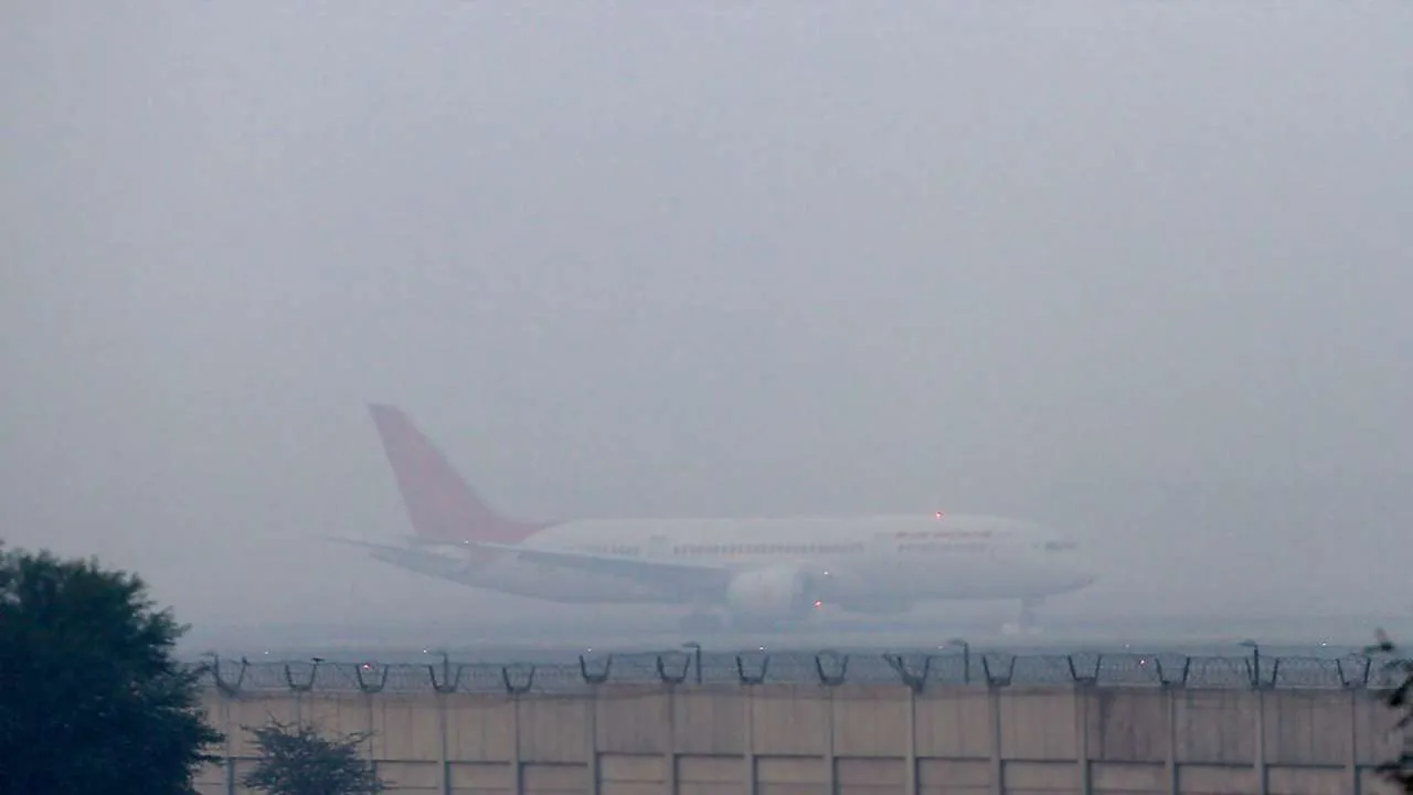 delhi fog update