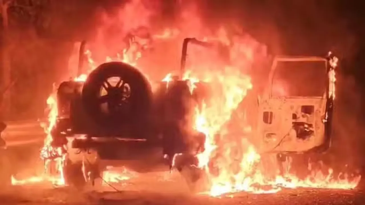 Thar xuv caught fire