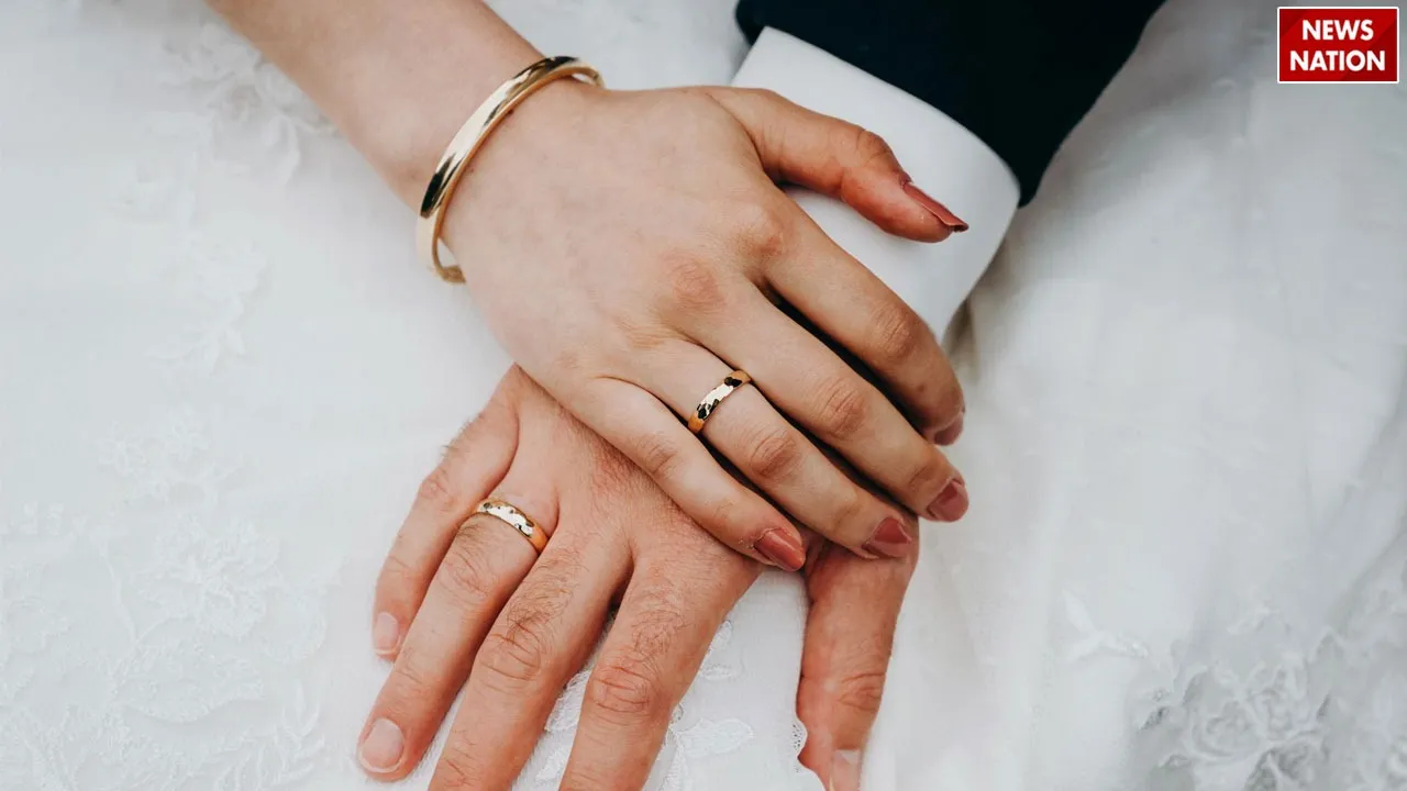 haath mein kitni ring pahani chahiye
