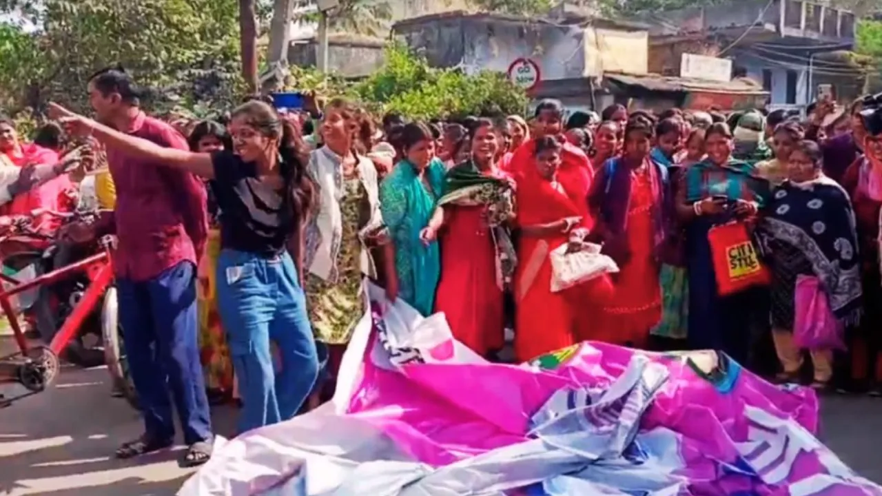 Dhanbad Women Protest against Maiya Samman Yojana