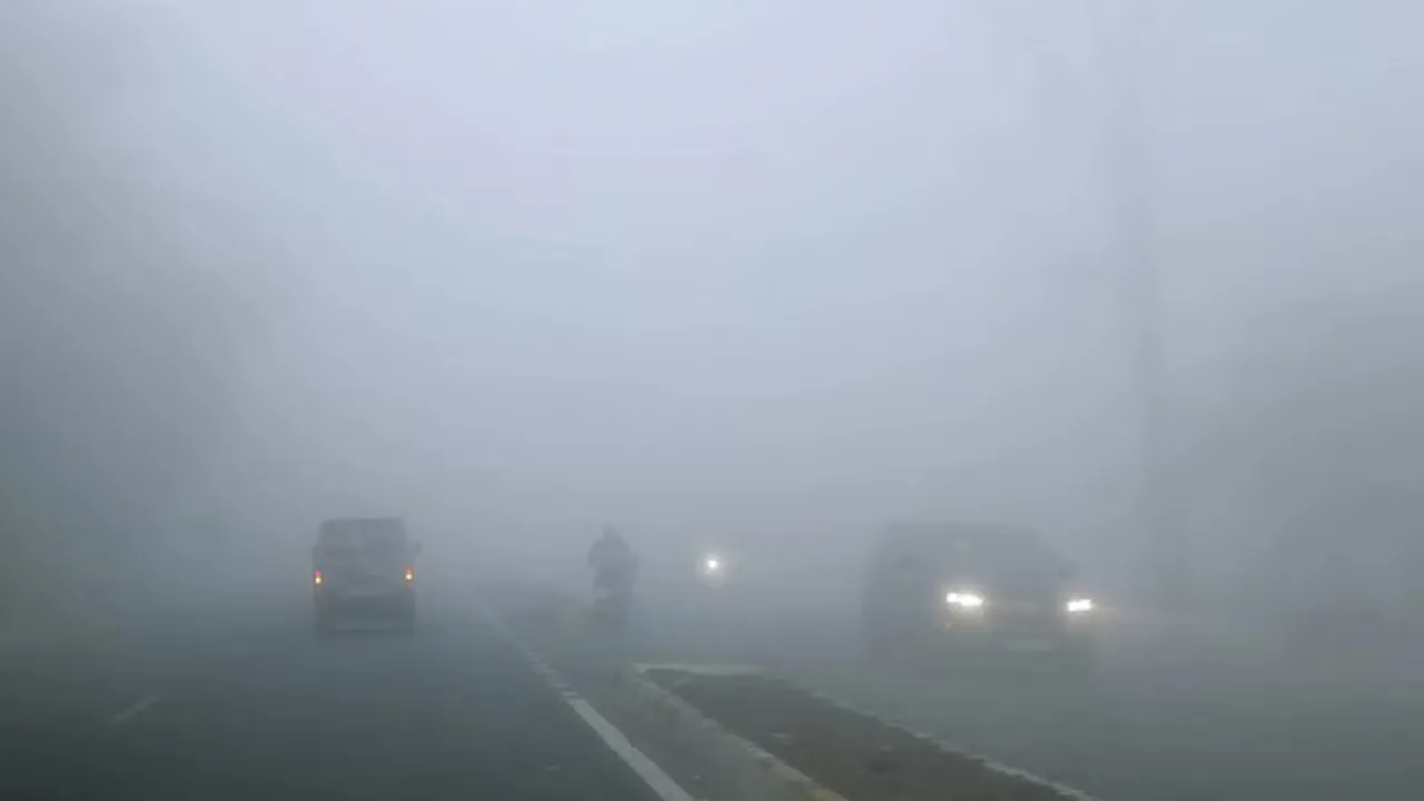 Delhi Dense Fog Today