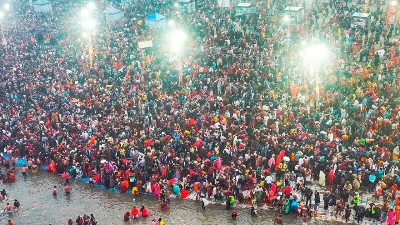How many devotees are coming every day in Maha Kumbh 2025