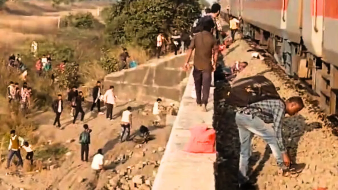 train accident in pachora station jalgaon