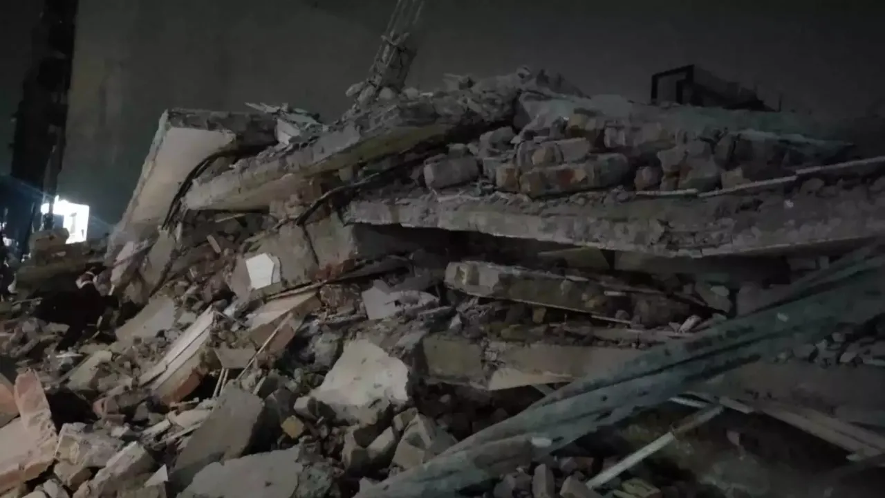 Delhi burari building collapsed