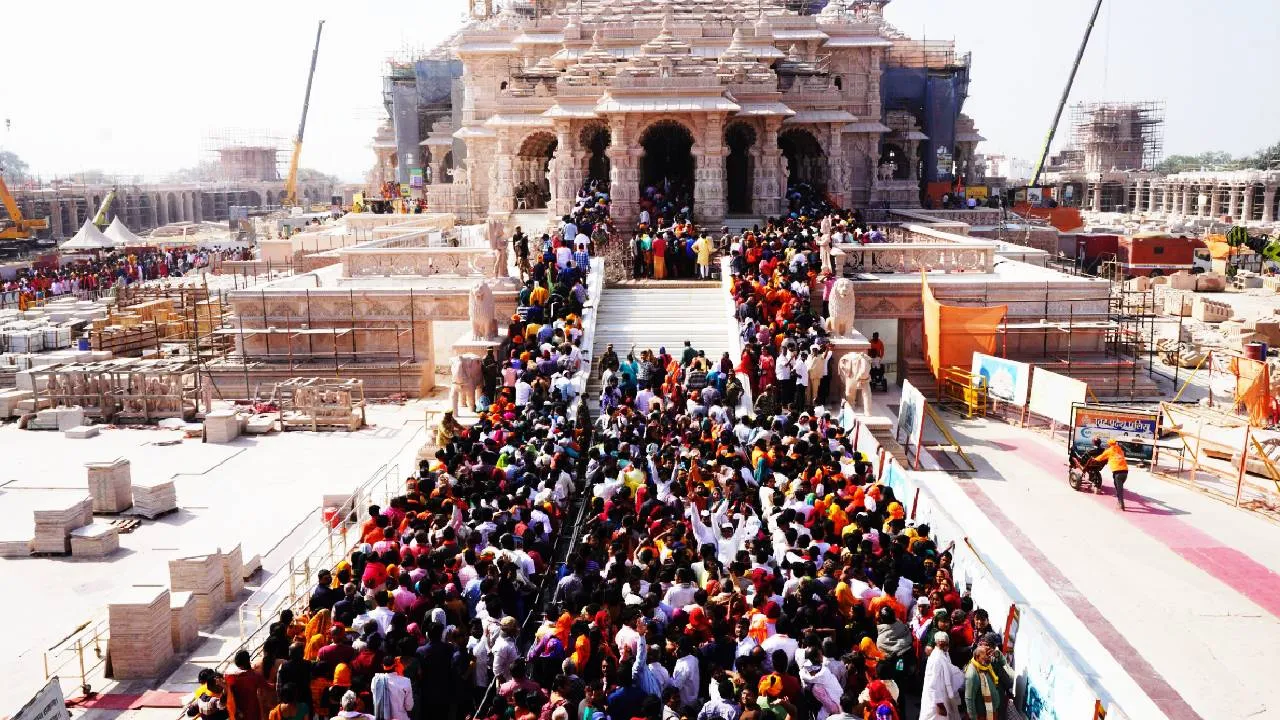 Heavy Crowd due to Mahakumbh in Ayodhya  