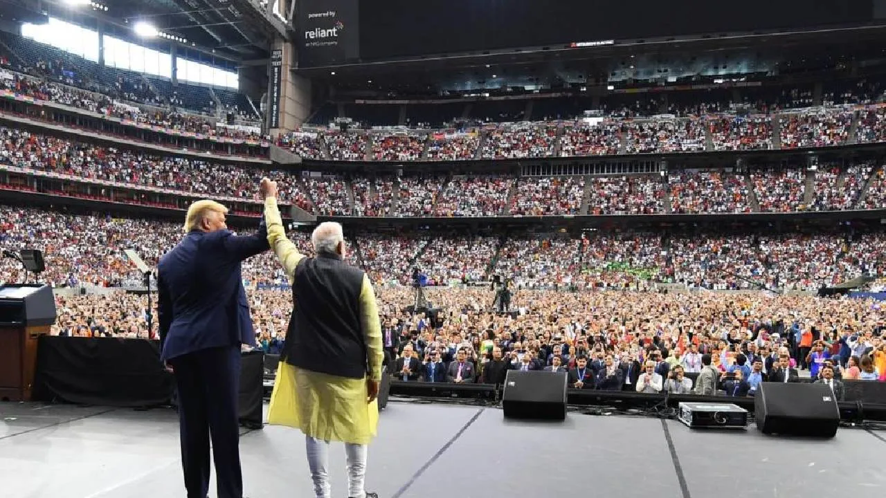   PM Modi and Donald Trump Eight meet know all previous seven meets in hindi