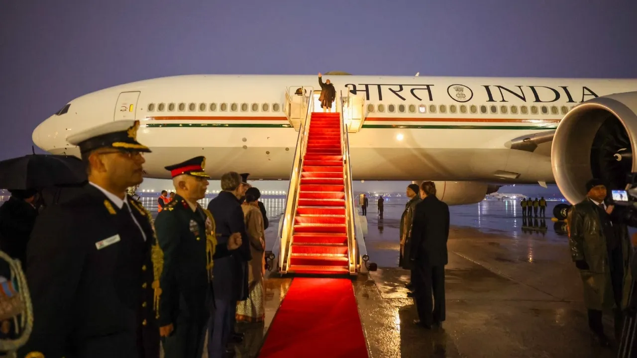 PM Modi enters in Pakistan Air Space know PM security protocols 