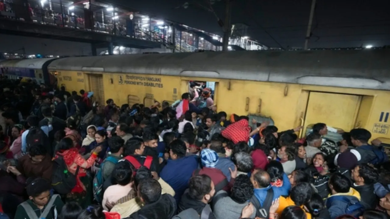 RPF Investigation report on New Delhi Railway Station Stampede Mahakumbh Special train