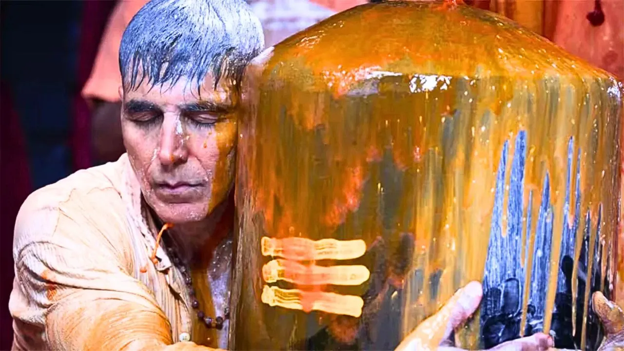 akshay kumar hugging shivling image