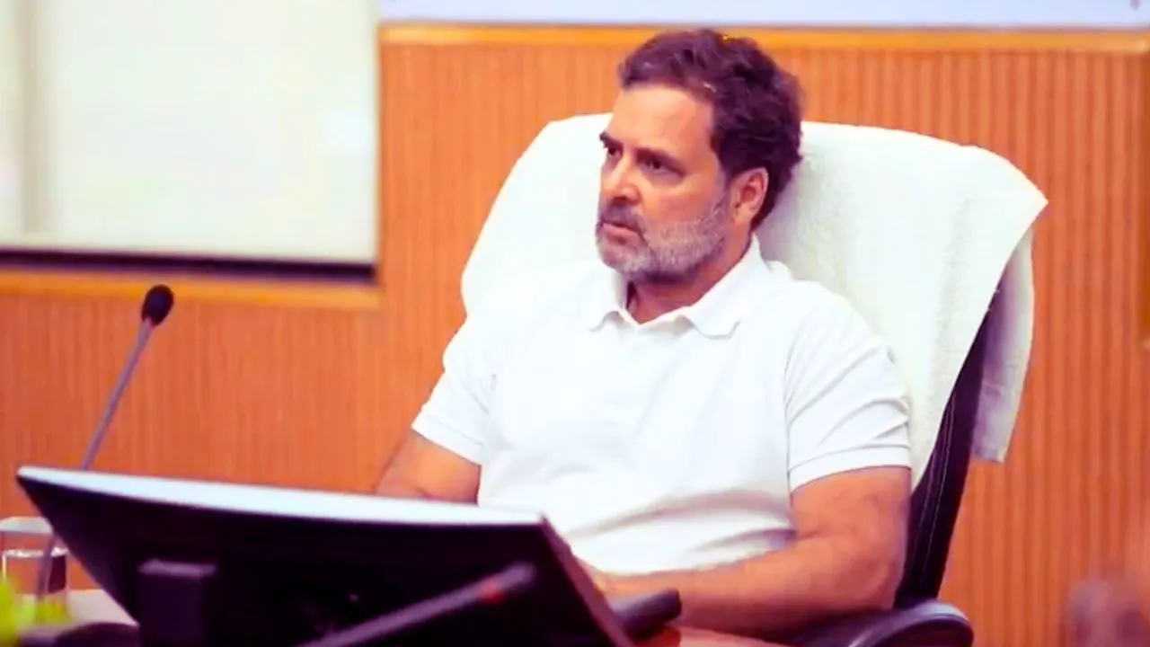 Rahul Gandhi met coolies