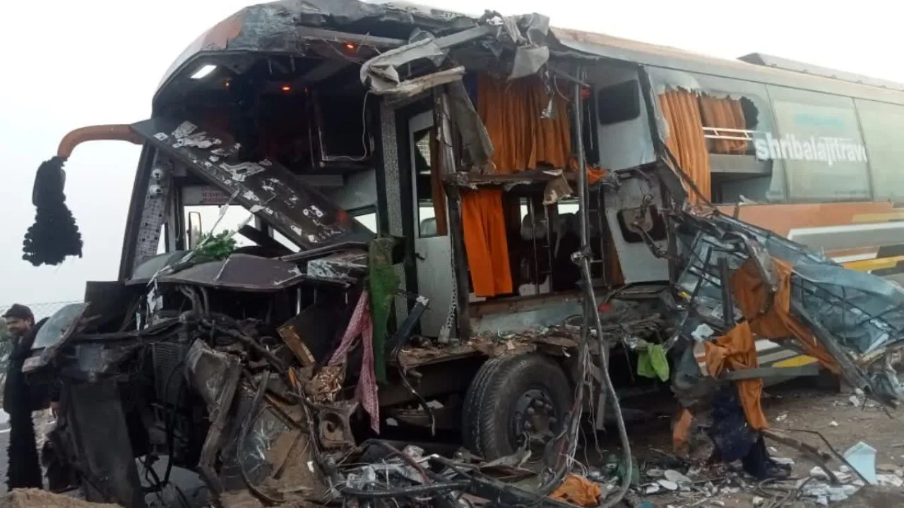 Agra Road Accident
