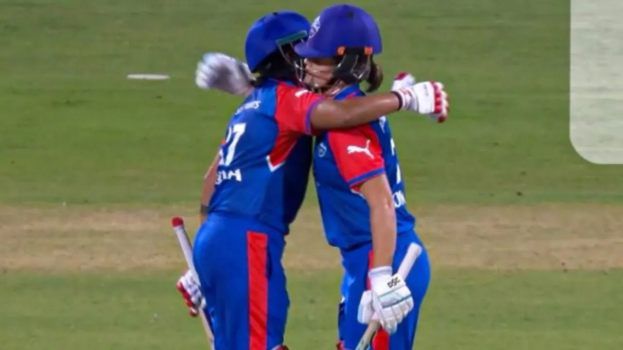 WPL 2025 Shafali Verma Jess Jonassen hit fiery fifty Delhi Capitals beat RCB by 9 wickets 