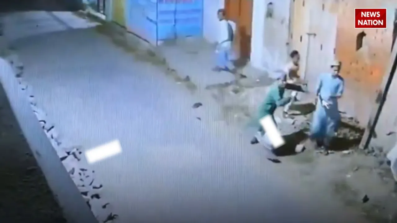 MUSLIMS BOYS ATTACKS ON HINDUS HOUSE