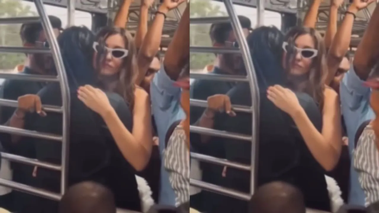 Viral local train mumbai