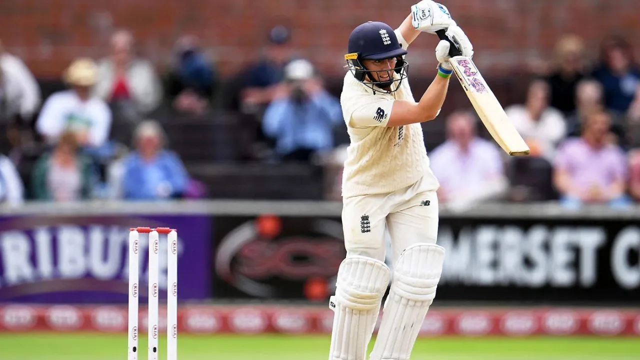 Heather Knight quits captaincy of england women cricket team after 9 years  