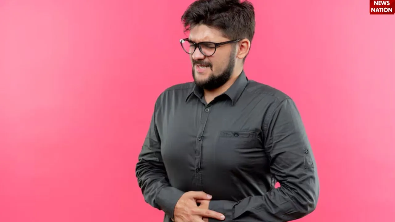 बेल के पत्तों का पेस्ट तैयार करने चेहरे पर लगाने से स्किन की परेशानी कम होती है.