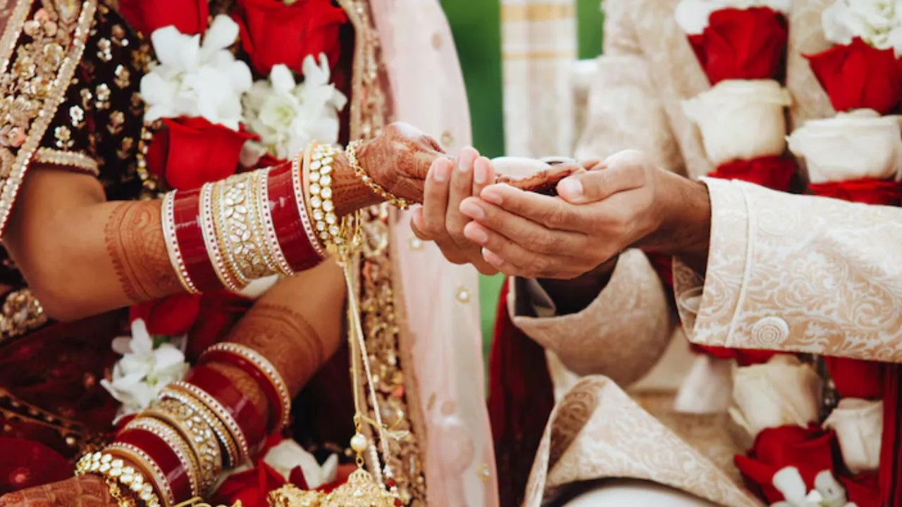 know Surname Change Process of girls after Wedding