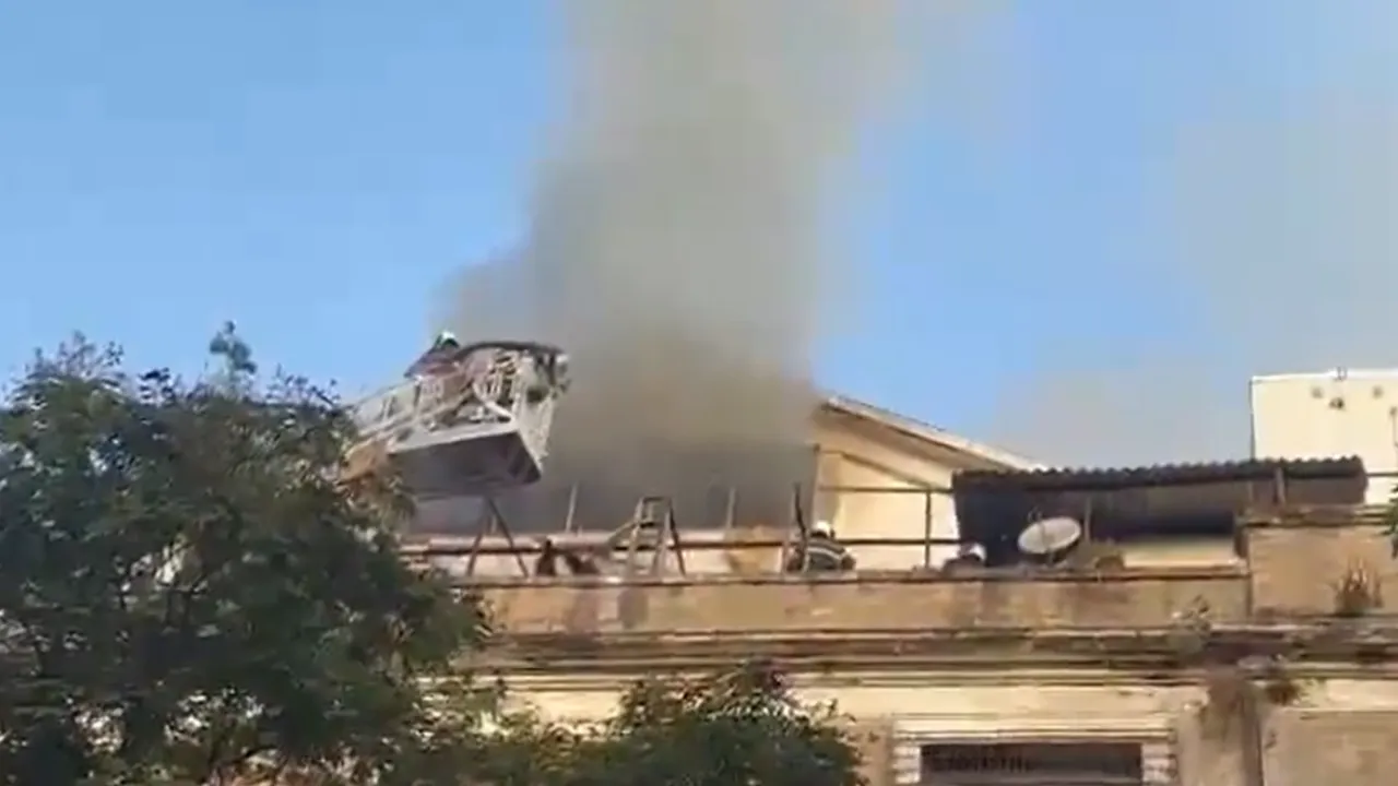 Mumbai ED Office Fire on sunday news in hindi