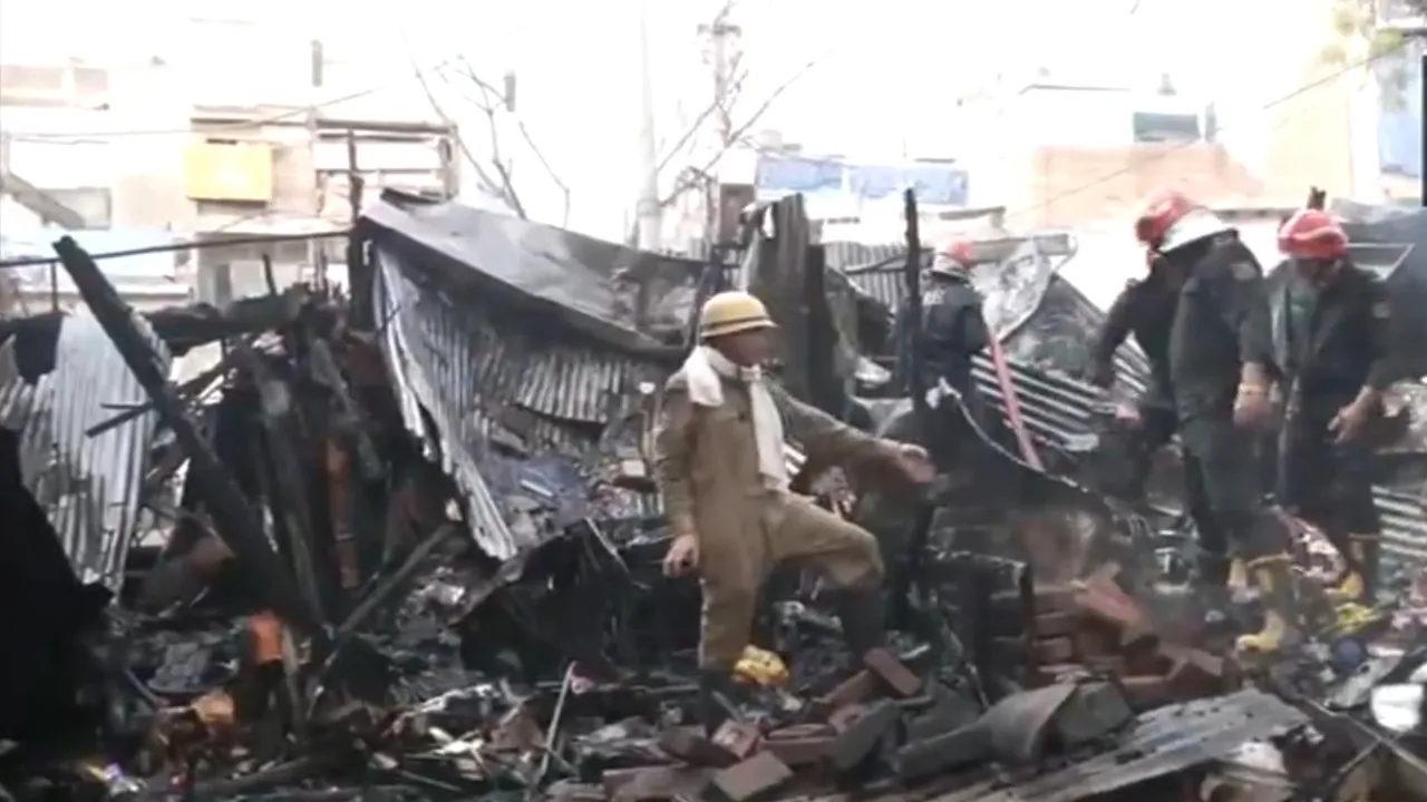 Delhi kotla seva nagar market Fire Broke out